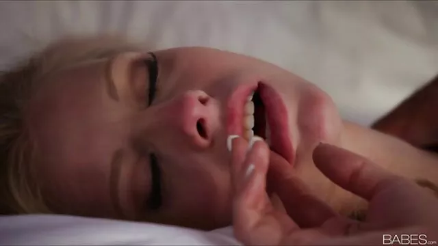 Jeune et vieux milf extrait de film porno amateur gratuit