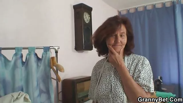 Vraie salope au théâtre pour filme amateur x adultes