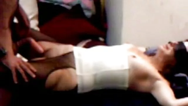 Footjob et baise en film amateur francais x bas