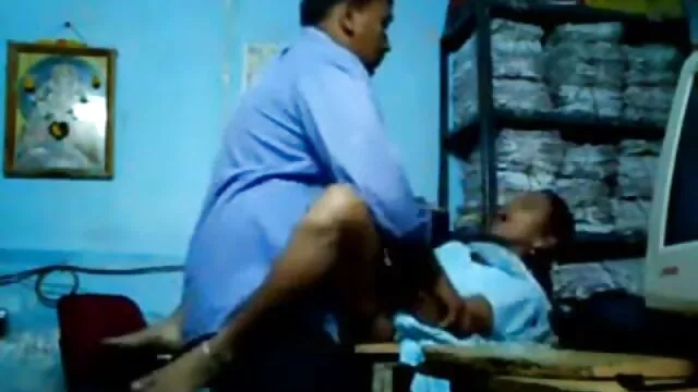Compilation de taquineries femdom ballbusting extrait de film porno amateur