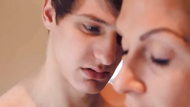 Horny film porno amateur français Yui Natsuki baise hardcore