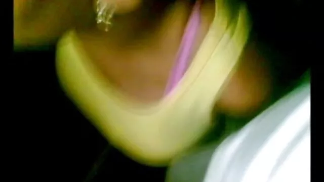 Des film x black amateur lesbiennes en chaleur s'amusent pendant une séance photo dans les coulisses