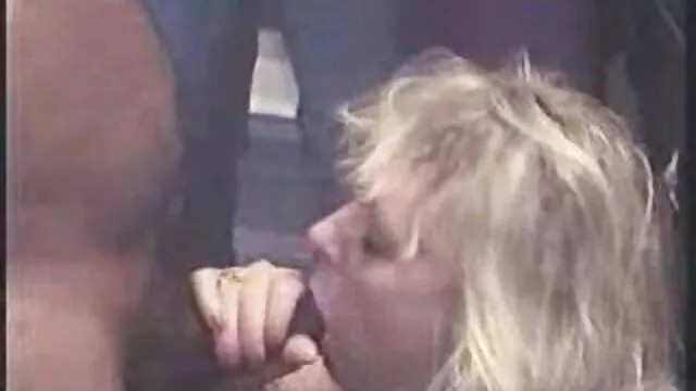 La salope britannique Jane Berry se fait film x gratuit amateur francais baiser à la télé