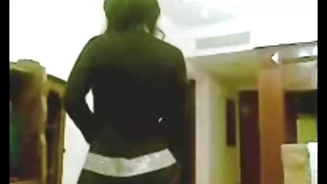 Horny blonde film x amateur black salope arriver bite